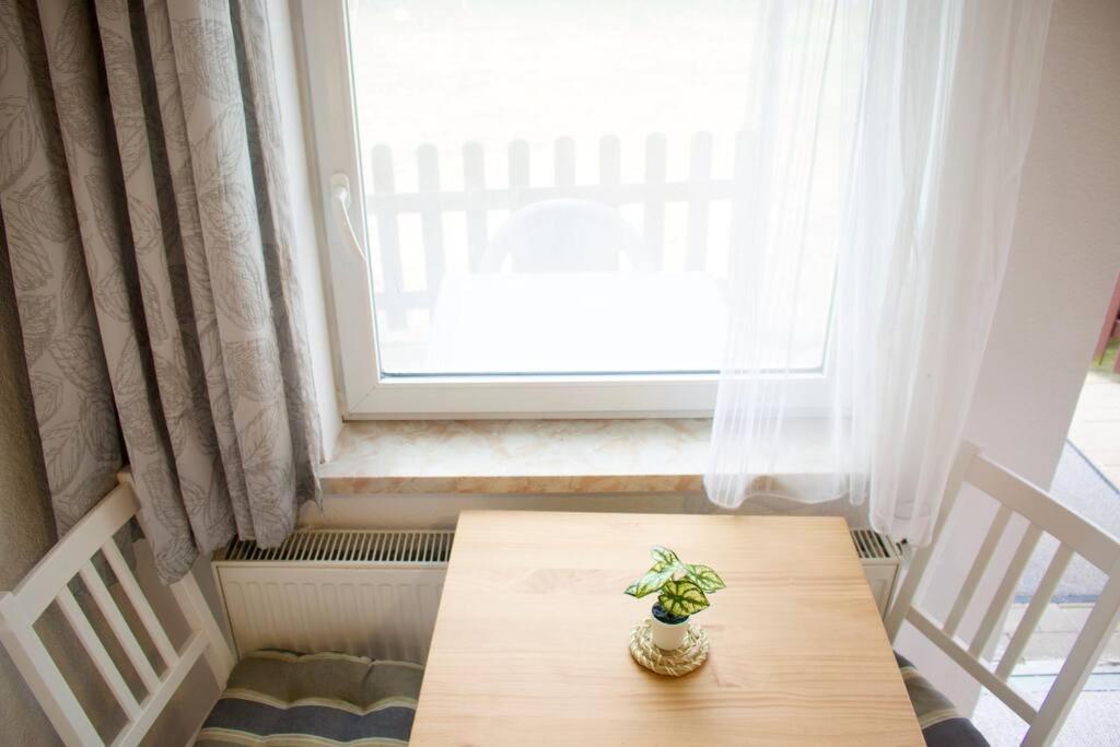 Schoener Gartenbungalow Sellin  Exterior foto